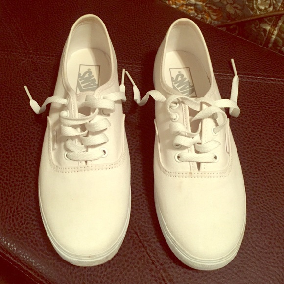 Vans Shoes - Vans all-white, like new!